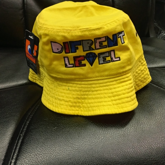 Hat - Picture 1 of 2